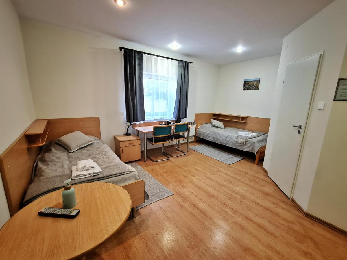 Motelik Grosar Pilzno Экстерьер фото